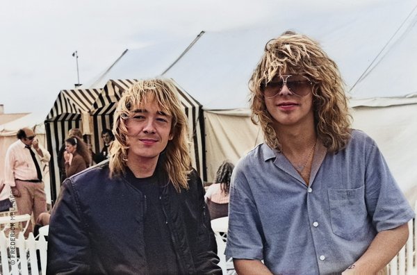 Adrian Smith & Clive Burr backstage at the Reading Festival - Aug. 1982