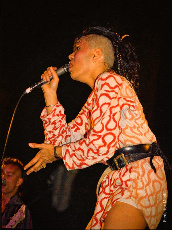 Annabella Lwin (UK) Bowowow - 1982