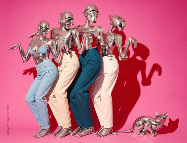 Robot Family - Hommage to Sorayama
