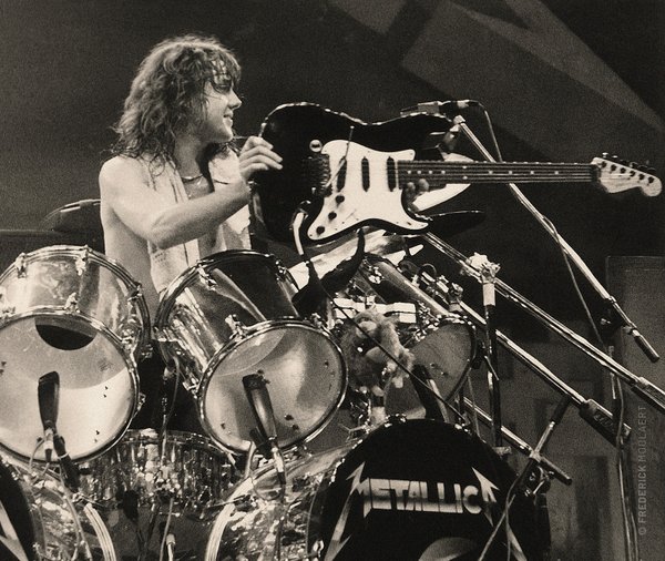 Lars Ulrich with Kirk's guitar - Metallica - Damage Inc. Tour 1987