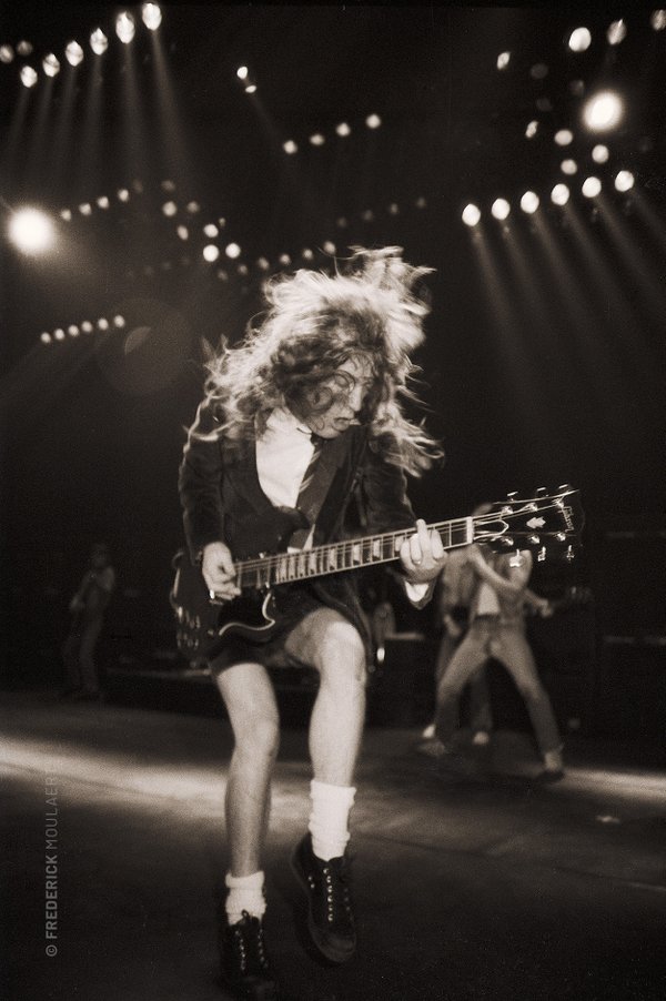Angus Young - "Fly On The Wall Tour" 1986 Brussels