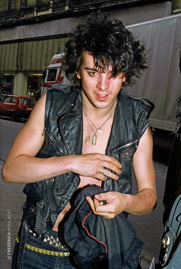 Simon Gallup - The Cure - Brussels, June 1982