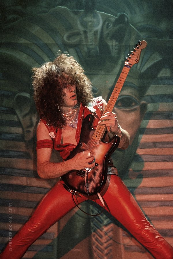 Vivian Campbell (here in 1984 with Dio) now with Def Leppard