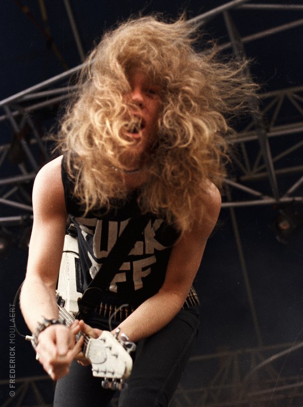 James Hetfield playing the Heavy Sound Festival in June 1984