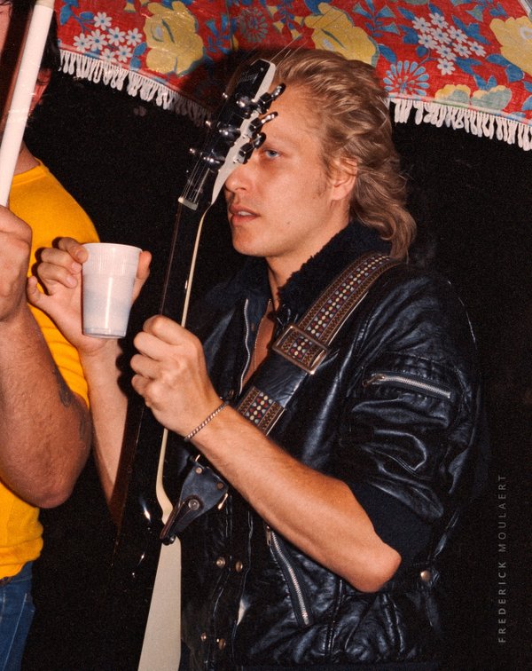 Michael Schenker going on stage - Reading Festival - Aug. 1982