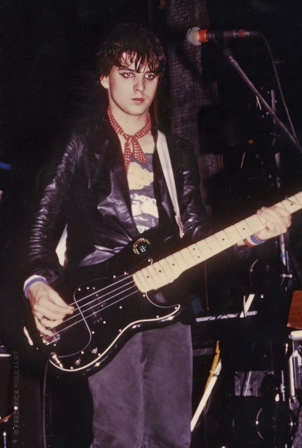 Simon Gallup - The Cure - Brussels 1981
