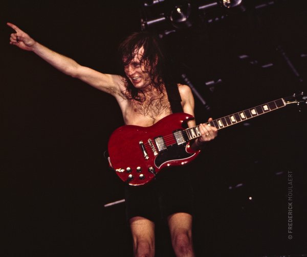 Angus Young - "Fly On The Wall Tour" 1986 Brussels
