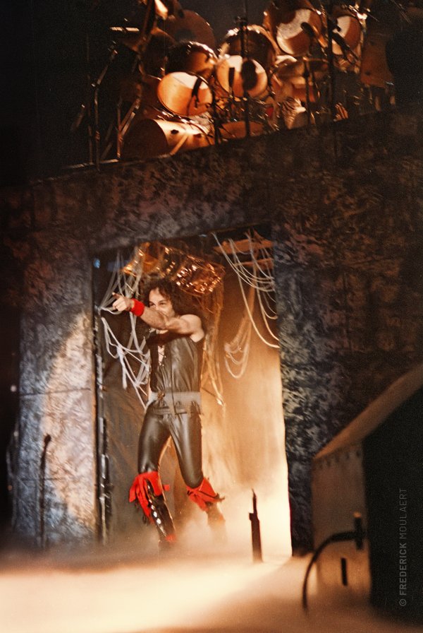 RJ Dio entering the stage - DIO - The Last In Line Tour 1984 - Brussels