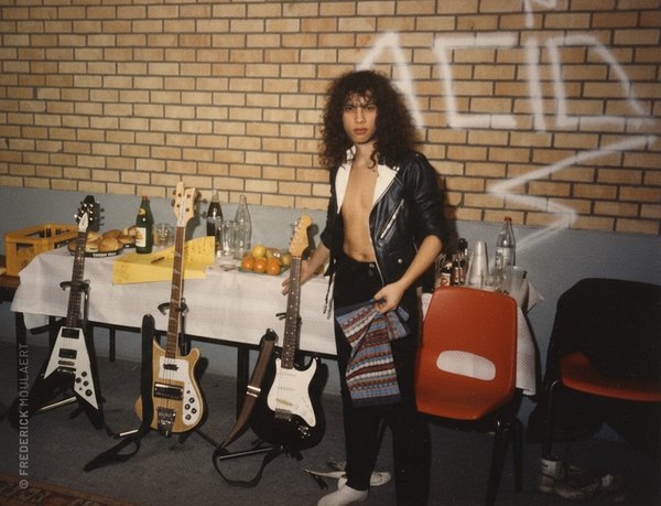 Kirk Hammet backstage in Belgium, February 1984