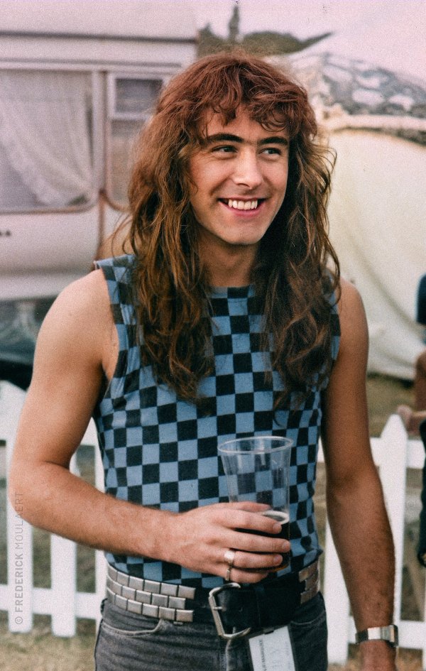 Steve Harris backstage at the Reading Festival - Aug. 1982