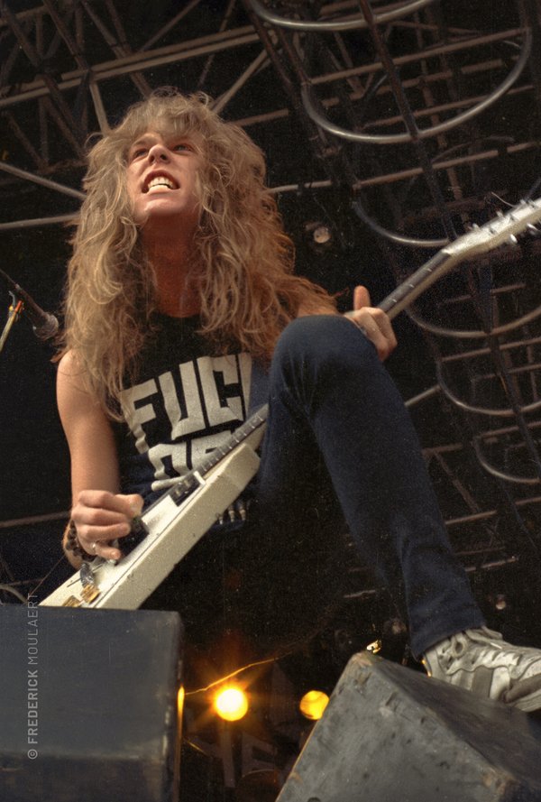 James Hetfield playing the Heavy Sound Festival in June 1984
