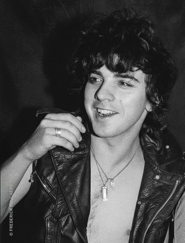 Simon Gallup - The Cure - Brussels 1982